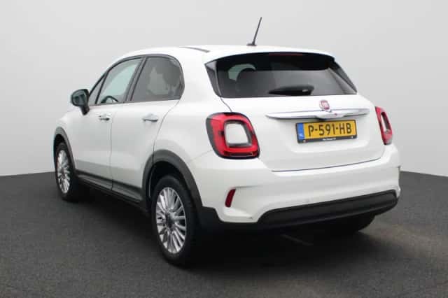 Fiat 500X (2022) thumbnail 2