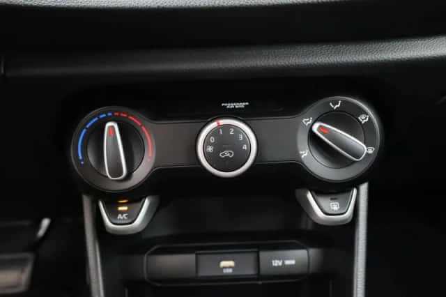 Kia Picanto (2022) thumbnail 17