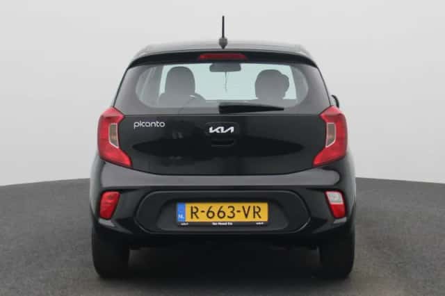 Kia Picanto (2022) thumbnail 5