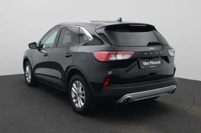 Ford Kuga (2023) thumbnail 2