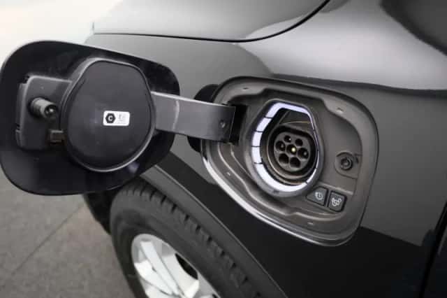 Ford Kuga (2023) thumbnail 14