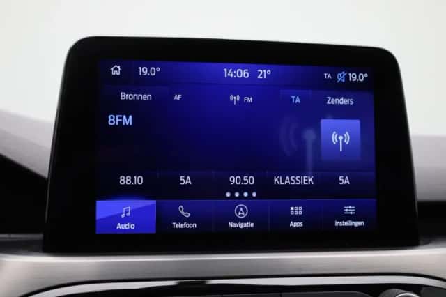 Ford Kuga (2023) thumbnail 18