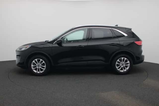 Ford Kuga (2023) thumbnail 4