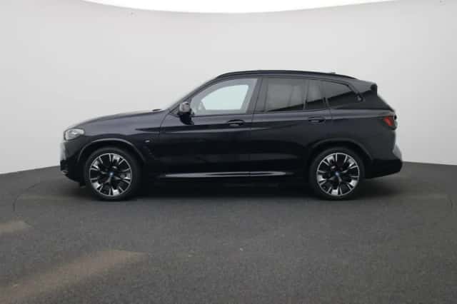 BMW iX3 (2023) thumbnail 4