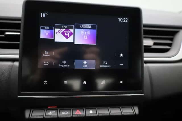 Renault Captur (2023) thumbnail 17