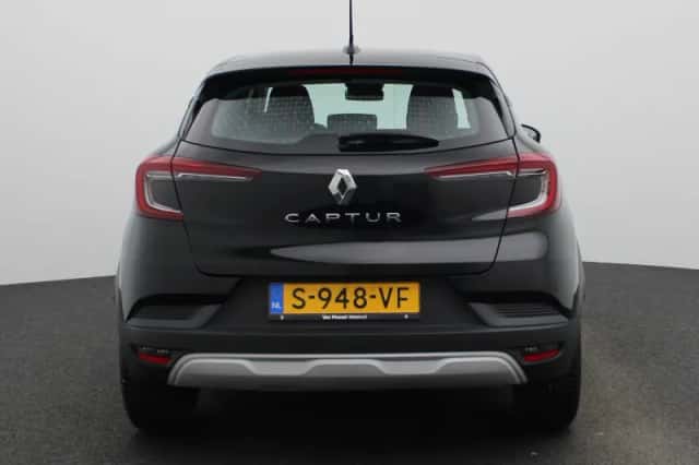 Renault Captur (2023) thumbnail 5