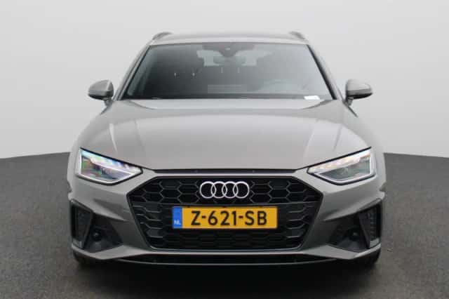 Audi A4 (2024) thumbnail 3