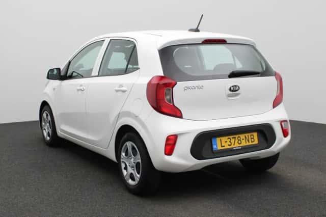 Kia Picanto (2021) thumbnail 2