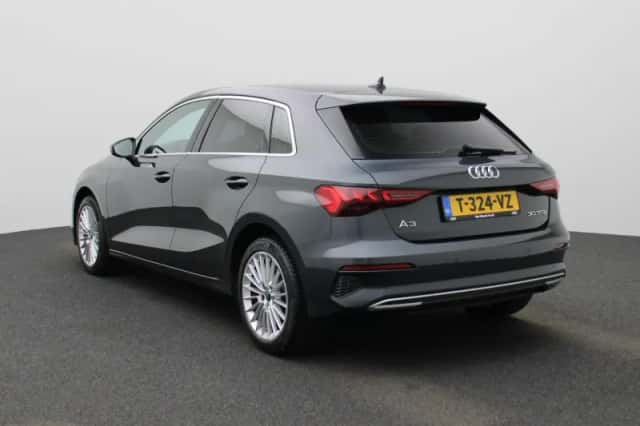 Audi A3 (2023) thumbnail 2