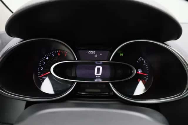 Renault Clio (2019) thumbnail 17