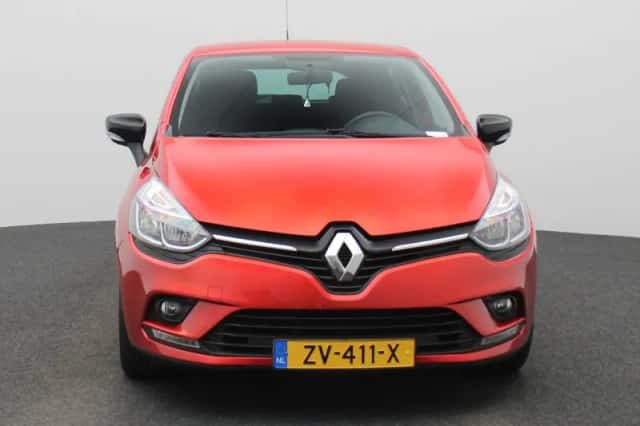 Renault Clio (2019) thumbnail 3