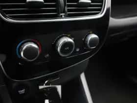 Renault Clio thumbnail 25