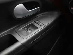 Volkswagen Up! (2020) thumbnail 17