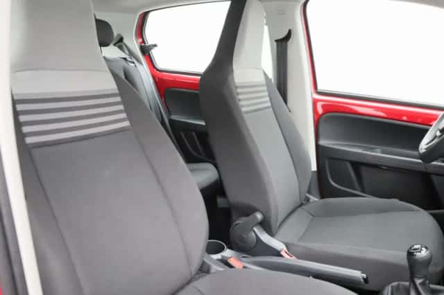 Volkswagen Up! (2020) thumbnail 28
