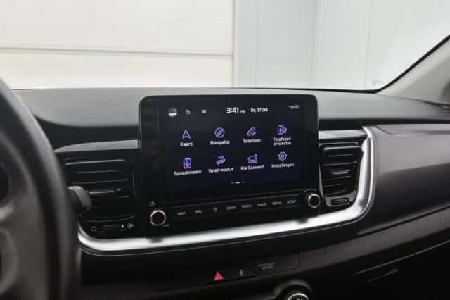 Kia Stonic (2023) thumbnail 15