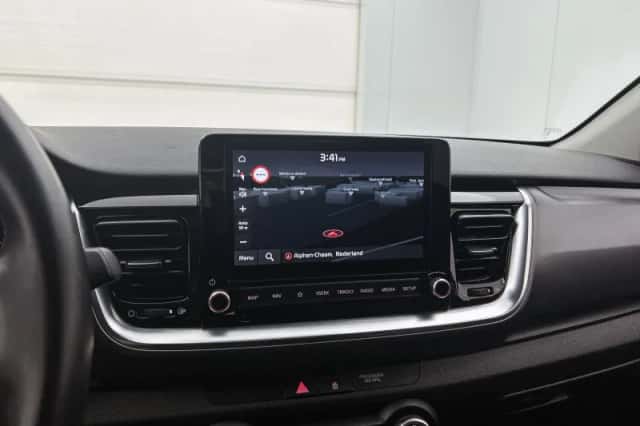 Kia Stonic (2023) thumbnail 7