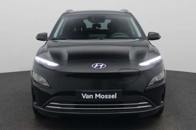 Hyundai Kona (2023) thumbnail 3