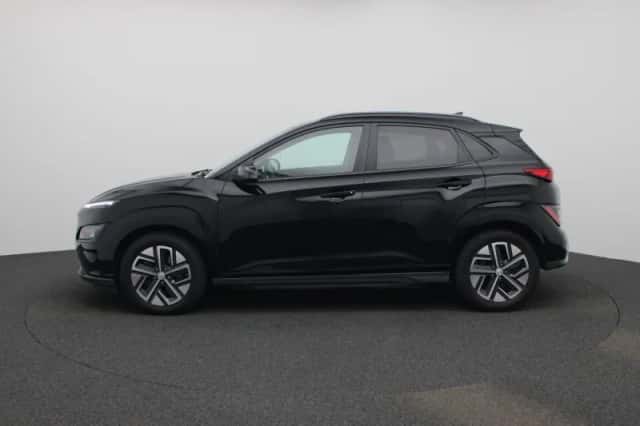 Hyundai Kona (2023) thumbnail 4