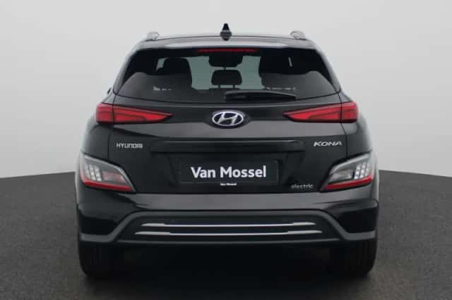 Hyundai Kona (2023) thumbnail 5