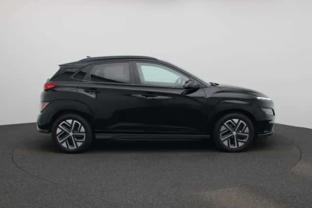 Hyundai Kona (2023) thumbnail 6