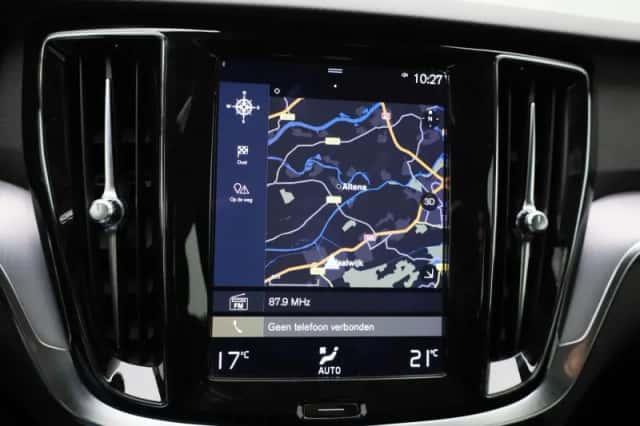 Volvo V60 (2021) thumbnail 16