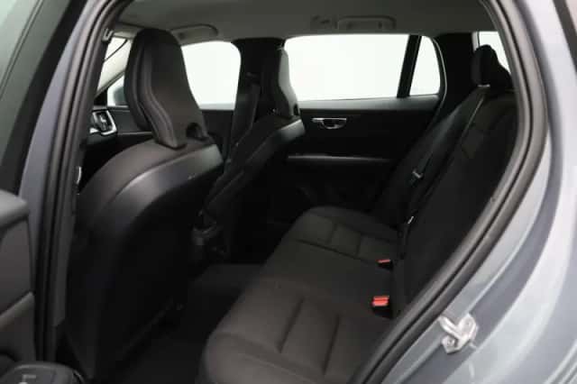 Volvo V60 (2021) thumbnail 10