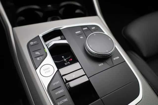 BMW 3-Serie (2023) thumbnail 32