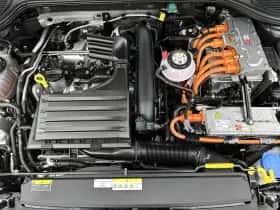 Volkswagen Golf thumbnail 28