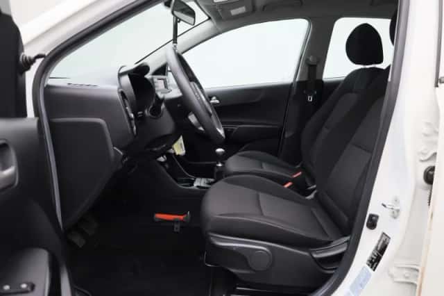 Kia Picanto (2021) thumbnail 11
