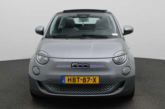 Fiat 500C (2022) thumbnail 3