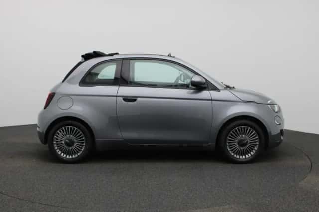 Fiat 500C (2022) thumbnail 6