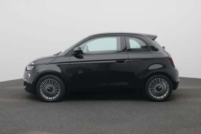 Fiat 500 (2022) thumbnail 4