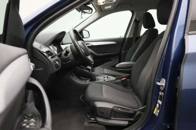 BMW X1 (2022) thumbnail 11