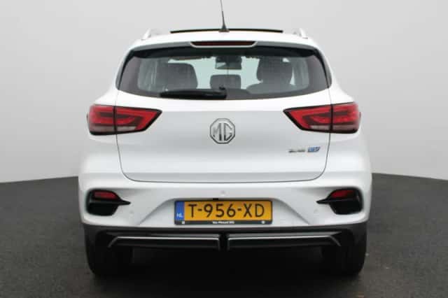 MG ZS EV (2023) thumbnail 5