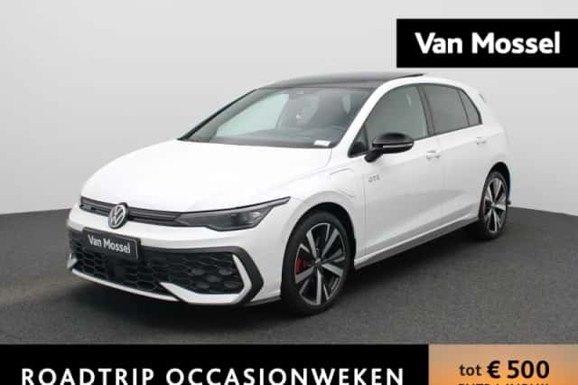 Volkswagen Golf (2024) thumbnail 1