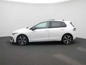 Volkswagen Golf (2024) thumbnail 4