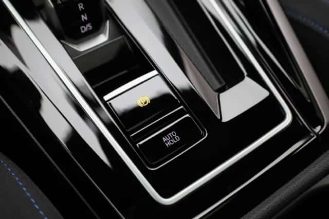 Volkswagen Golf (2024) thumbnail 36