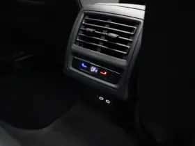 Volkswagen Golf thumbnail 44