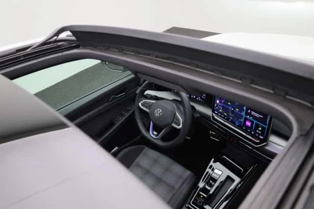 Volkswagen Golf (2024) thumbnail 46