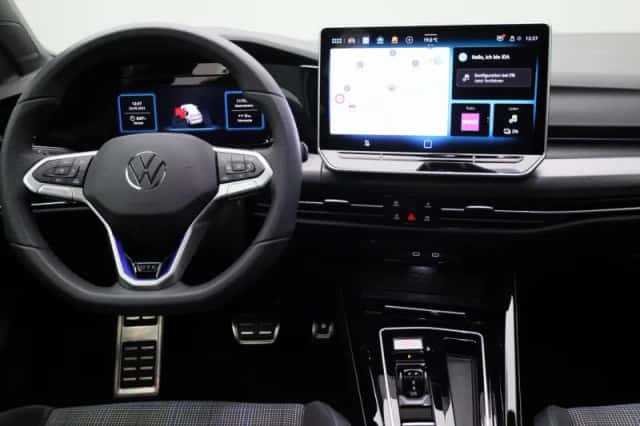 Volkswagen Golf (2024) thumbnail 7