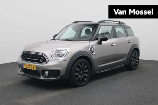 MINI Countryman (2018) thumbnail 1