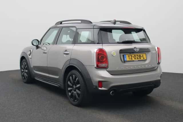 MINI Countryman (2018) thumbnail 2