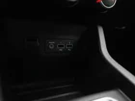 Renault Clio thumbnail 18