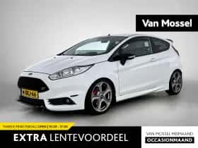 Ford Fiesta (2014) thumbnail 1