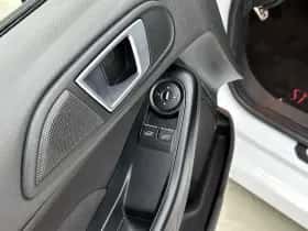 Ford Fiesta (2014) thumbnail 28