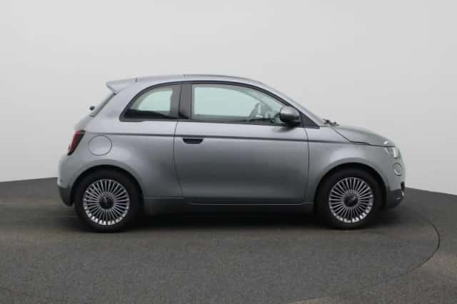 Fiat 500 (2023) thumbnail 6