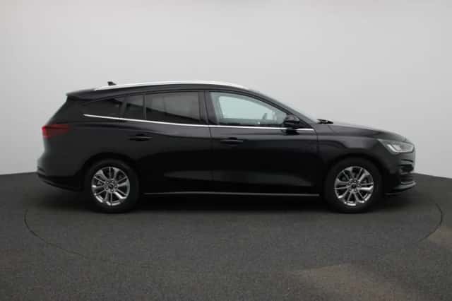 Ford Focus (2023) thumbnail 6