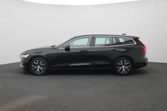 Volvo V60 (2022) thumbnail 4