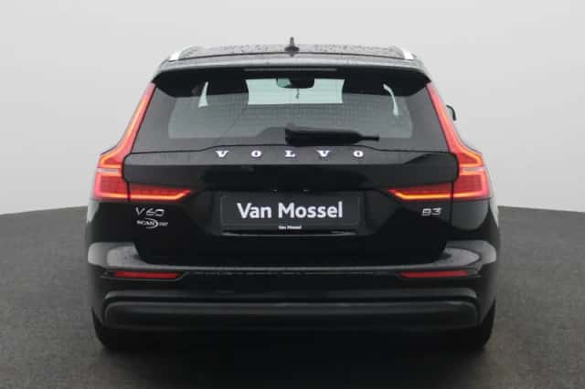 Volvo V60 (2022) thumbnail 5