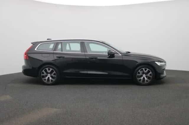 Volvo V60 (2022) thumbnail 6